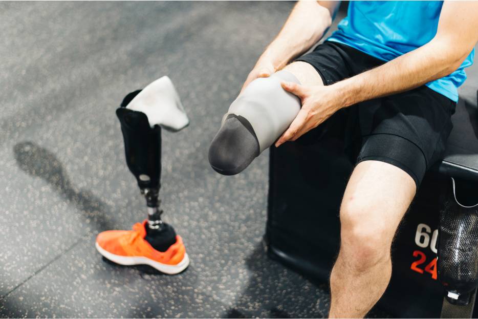 Detectar molestias a tiempo y ajustar hábitos diarios depende de seguir consejos para cuidar una prótesis de pierna bien aplicados.
