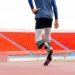 atleta con prótesis de pierna