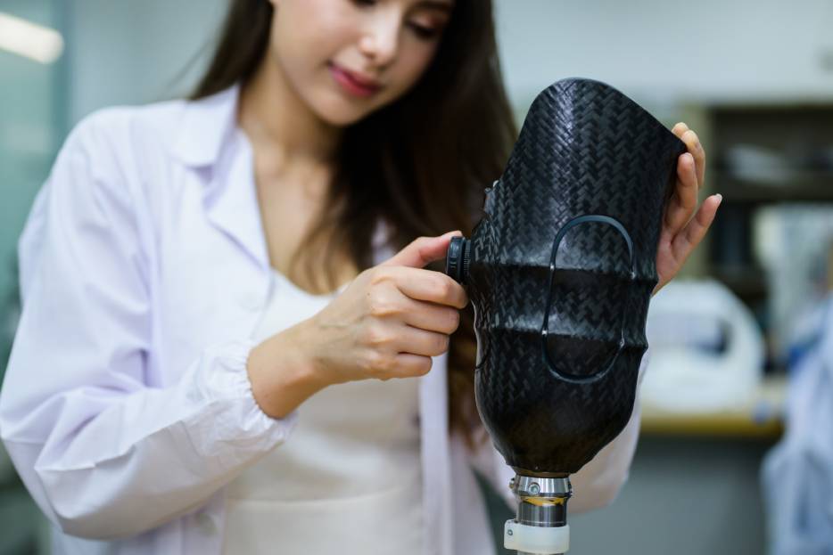 ¿Cuáles son los mejores materiales para una prótesis de pierna? 