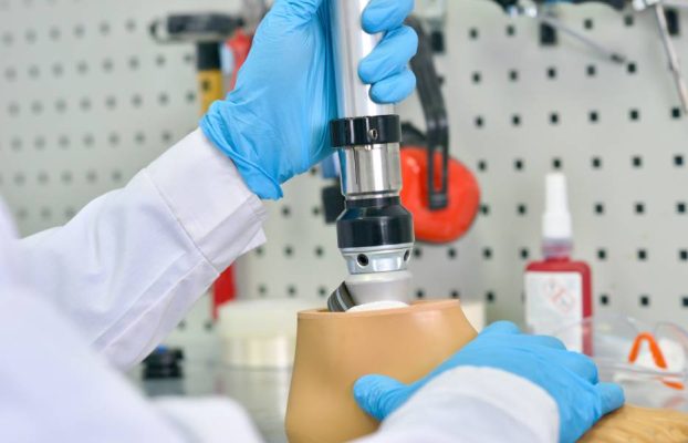¿Cómo es la fabricación de una prótesis de pierna paso a paso?
