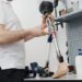especialista en fabricación de prótesis de pierna con diferentes materiales