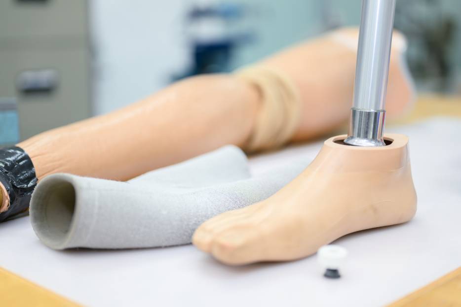 materiales para fabricar prótesis de pierna